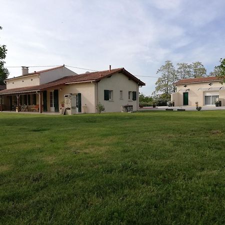 Bed and Breakfast La Mancine Laulan Jau-Dignac-et-Loirac Zewnętrze zdjęcie