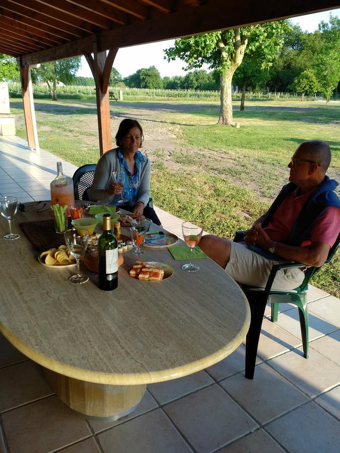 Bed and Breakfast La Mancine Laulan Jau-Dignac-et-Loirac Zewnętrze zdjęcie